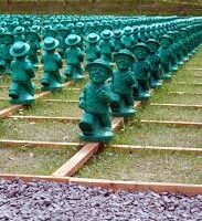 soldat qui avance sur rail